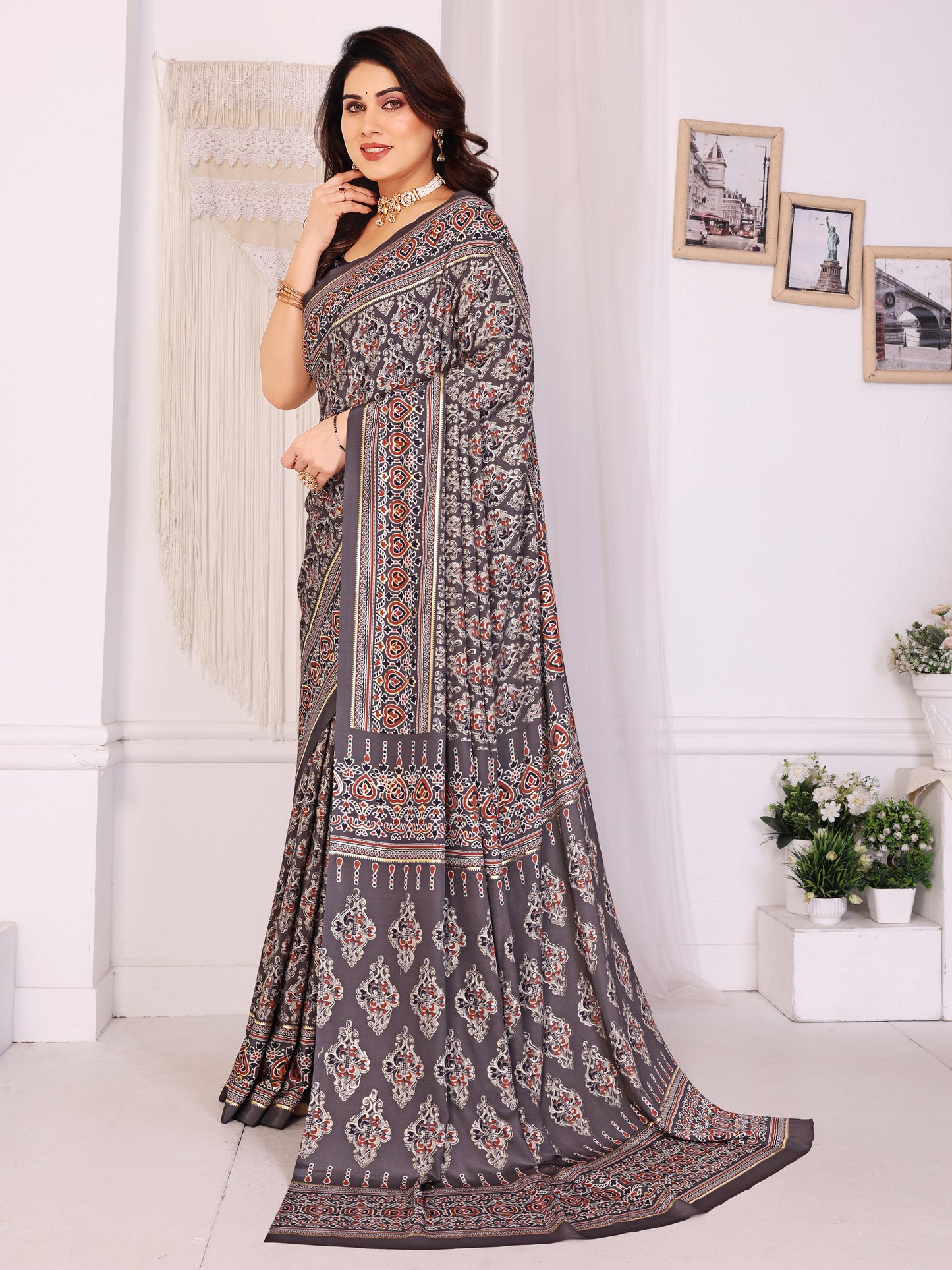 Elegant Grey Printed Pure Crepe Silk Saree with Designer Border