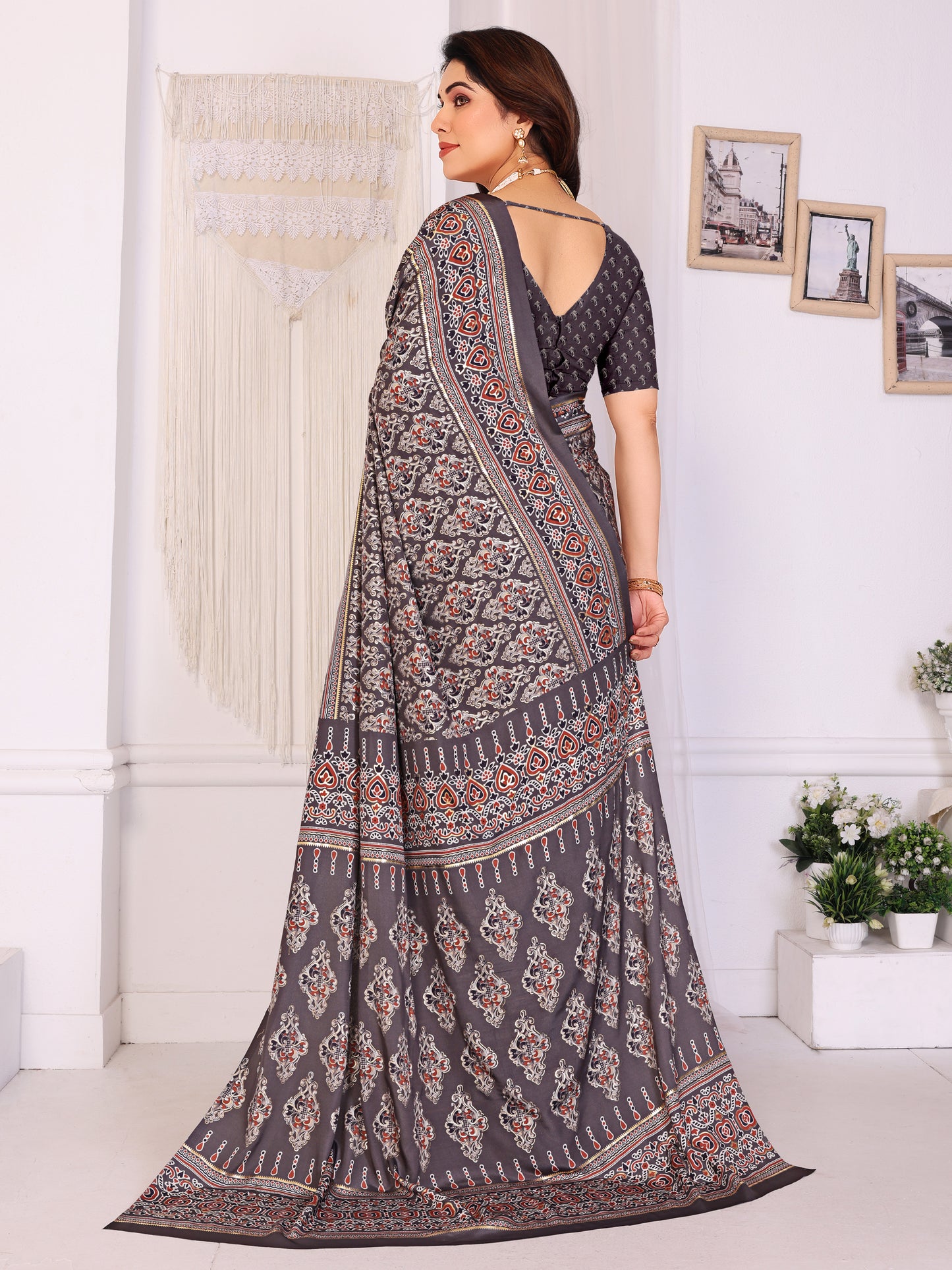 Elegant Grey Printed Pure Crepe Silk Saree with Designer Border