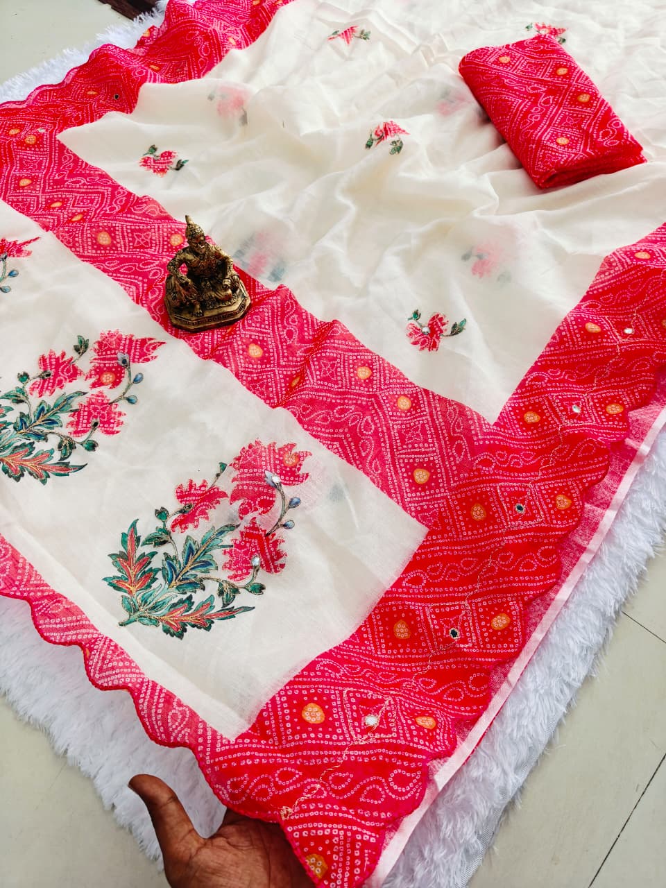 Elegant Pink Linen Saree with Bandhej Border
