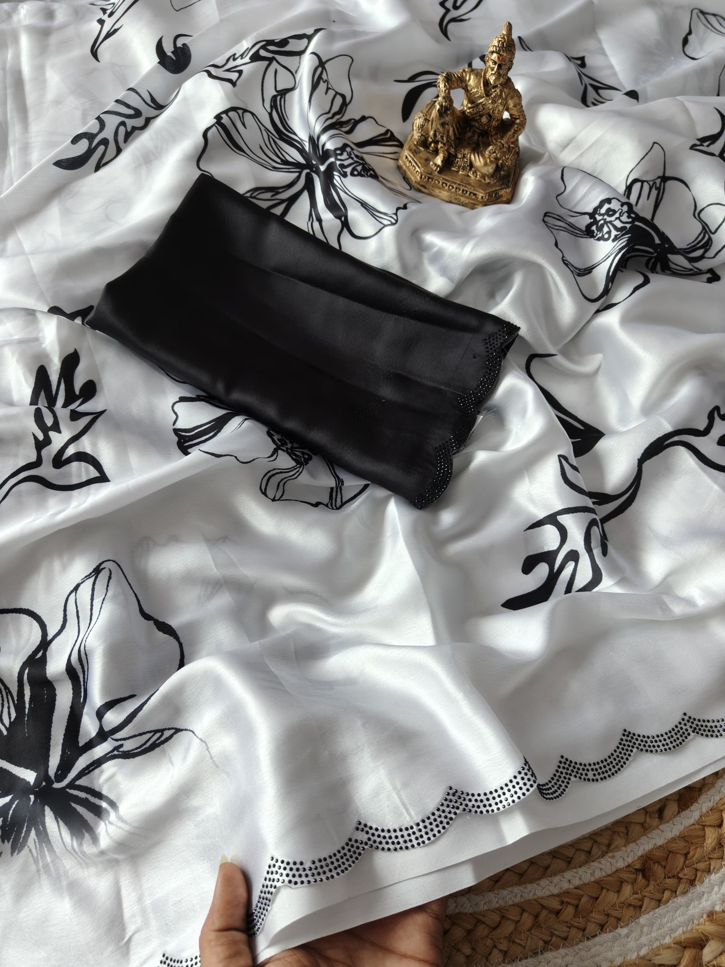 Elegant White & Black Floral Printed Crepe Silk Saree