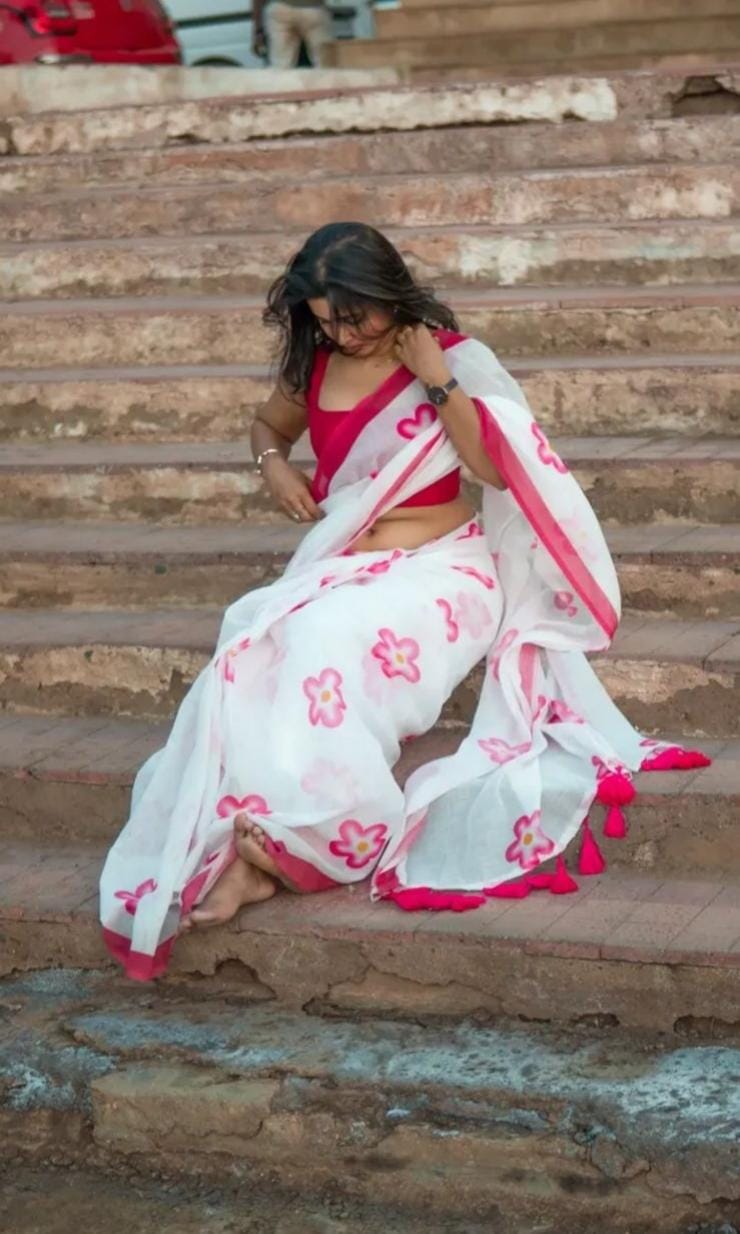 Trendy White & Pink Linen Saree with Floral Prints