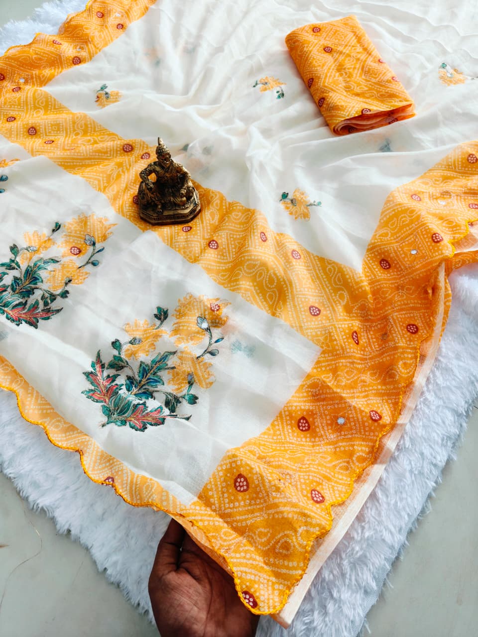 Yellow Elegant Linen Digital Print Saree with Bandhej Border & Floral