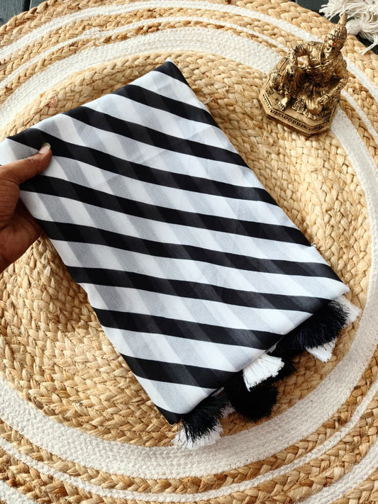 Black & White Abstract Brush Print Georgette Saree