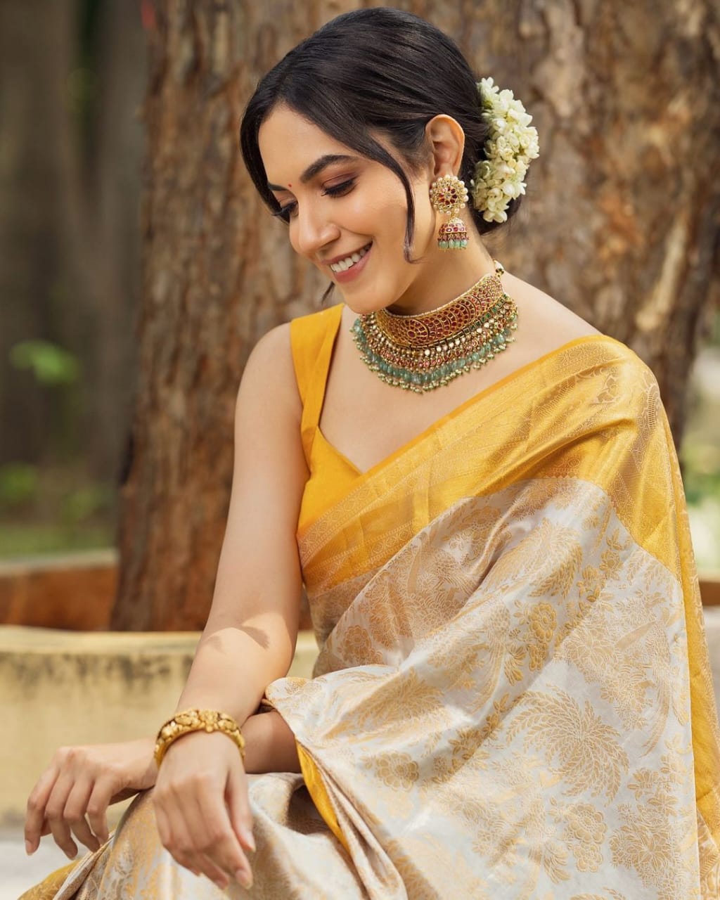 Soft Lichi Silk with beautiful Jaquard border