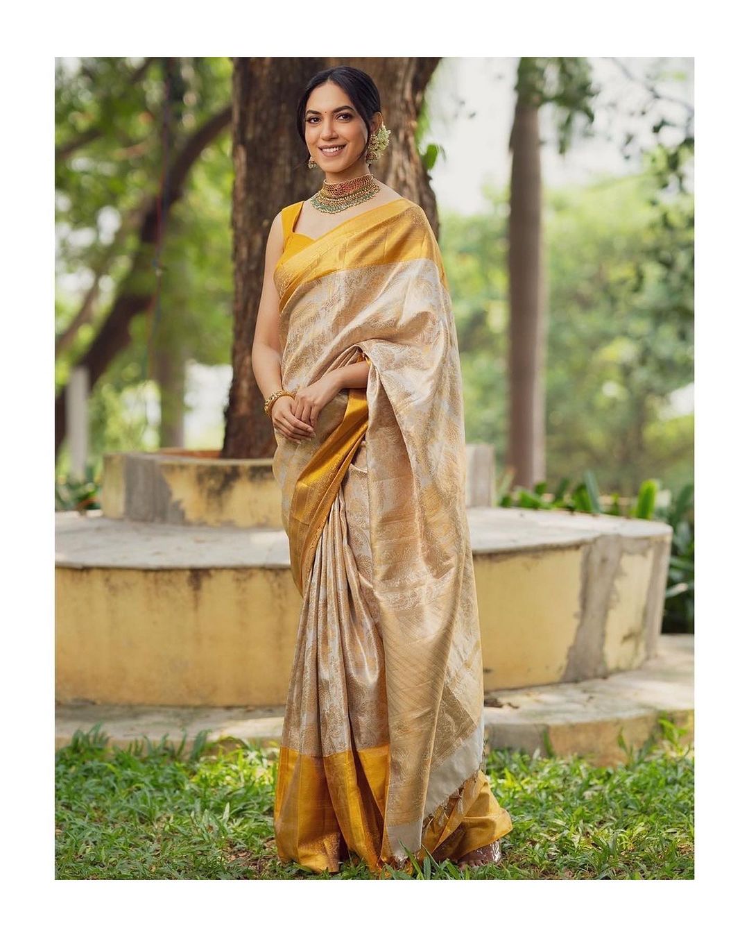 Soft Lichi Silk with beautiful Jaquard border