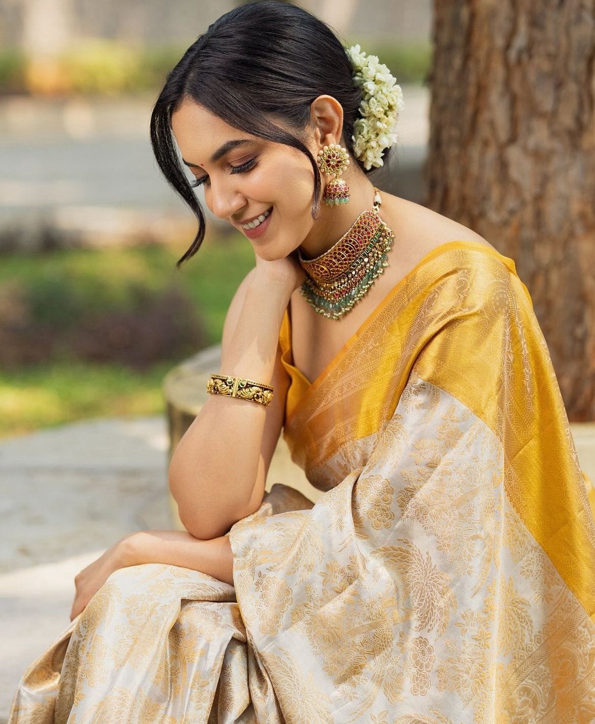 Soft Lichi Silk with beautiful Jaquard border