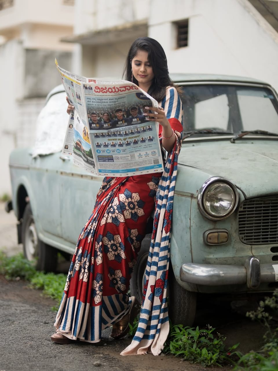 Trendy Digital Print Soft Silk Saree with Floral & Striped Design